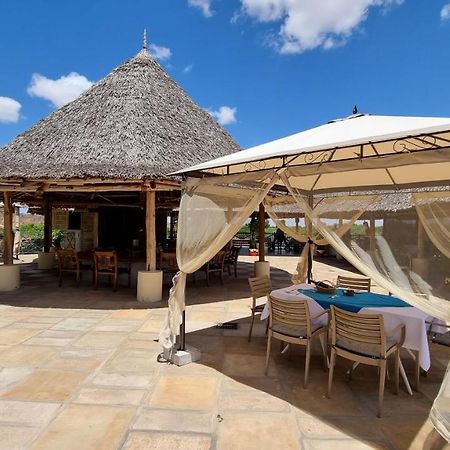 Hotel Manyatta Camp à Voi Extérieur photo