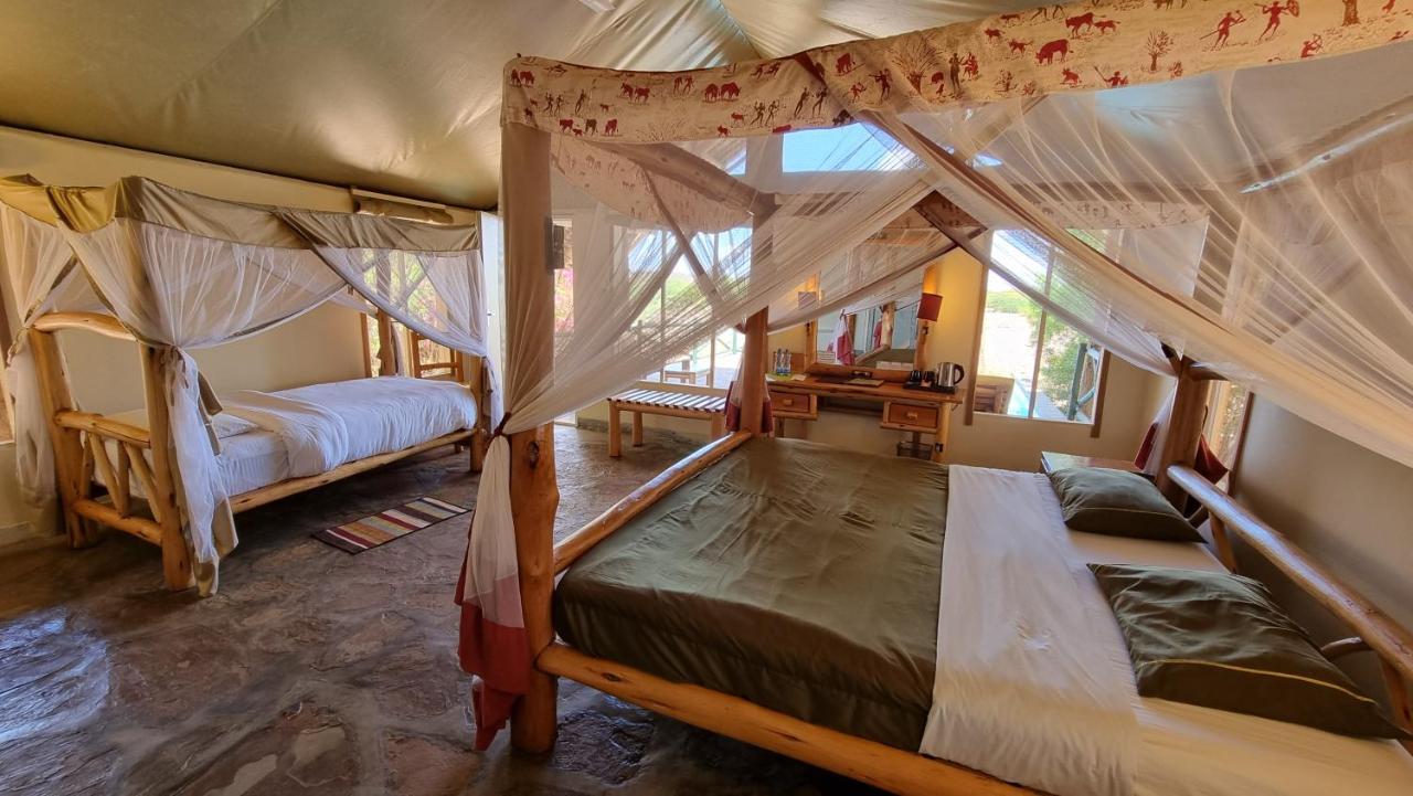 Hotel Manyatta Camp à Voi Extérieur photo