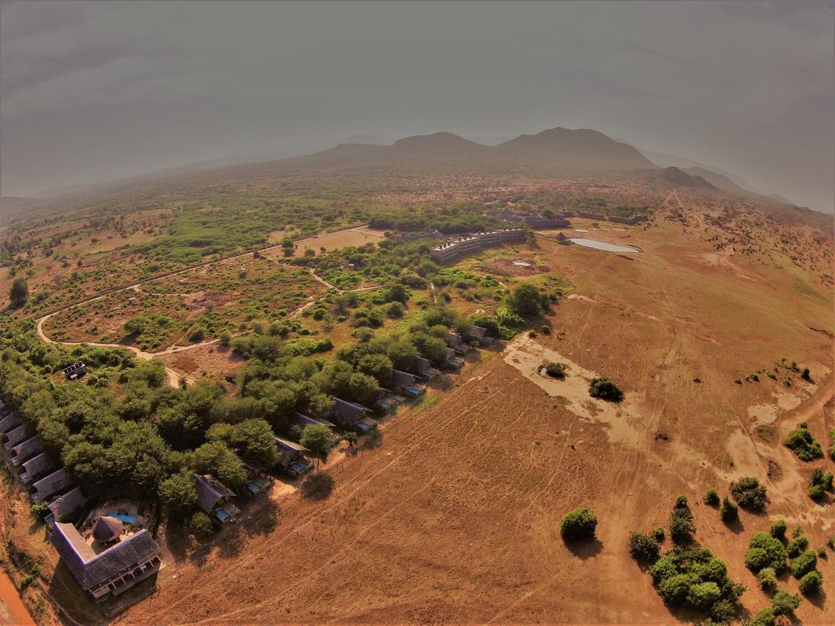 Hotel Manyatta Camp à Voi Extérieur photo